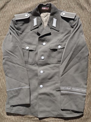 wr10s.jpg (5379 bytes)